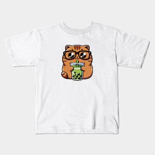 A cute brown cat who likes matcha sticker Kids T-Shirt